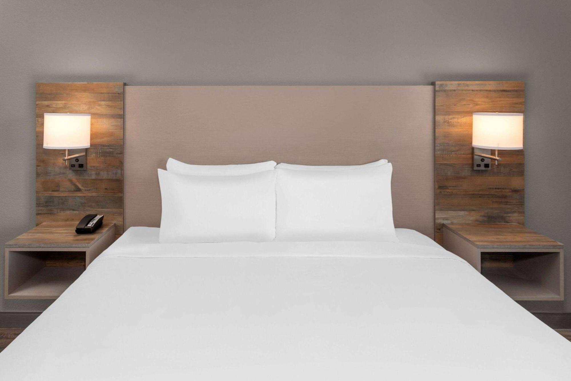 Links Bos Landen Hotel & Spa Of Pella, Trademark By Wyndham ภายนอก รูปภาพ