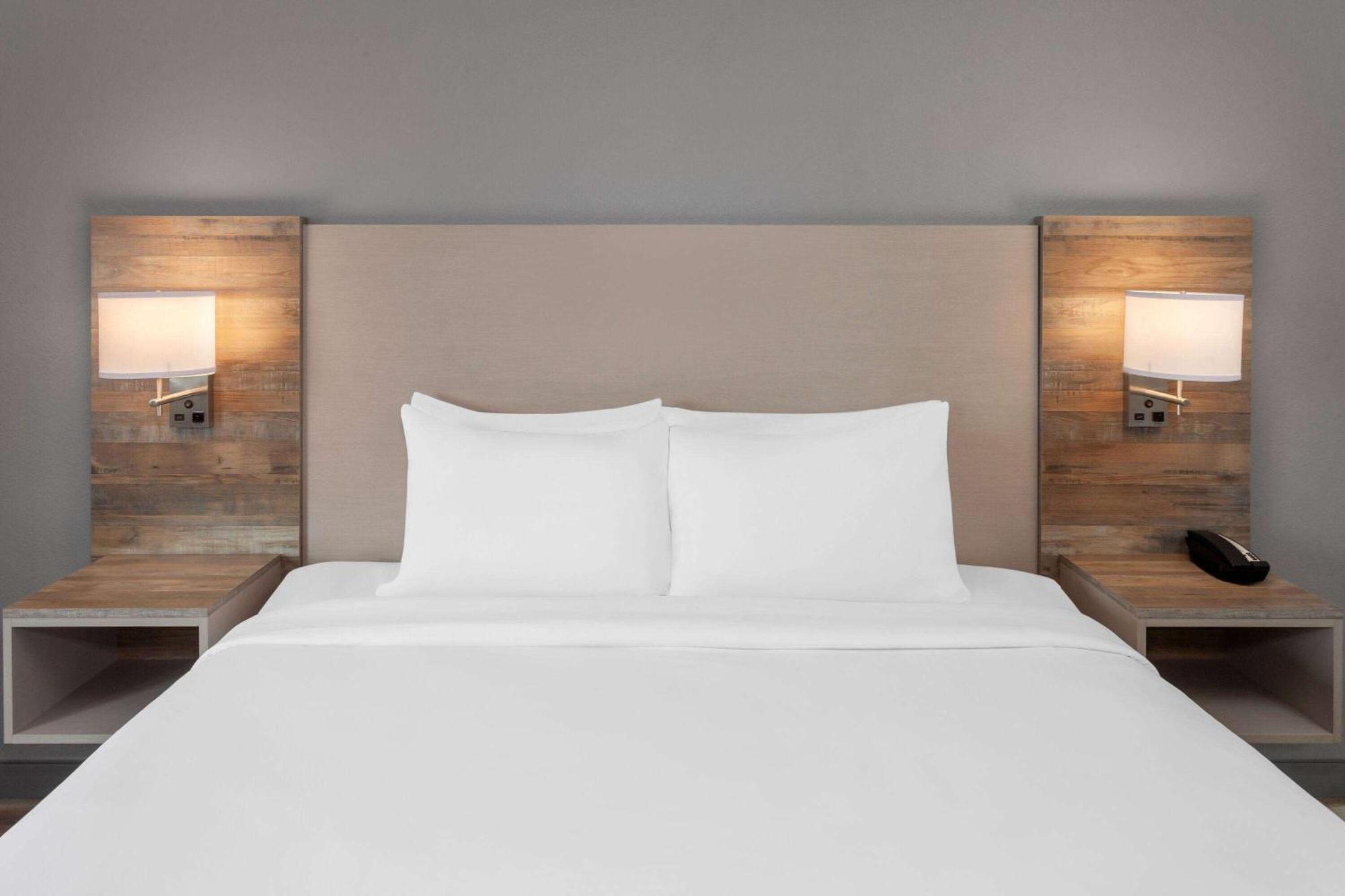 Links Bos Landen Hotel & Spa Of Pella, Trademark By Wyndham ภายนอก รูปภาพ