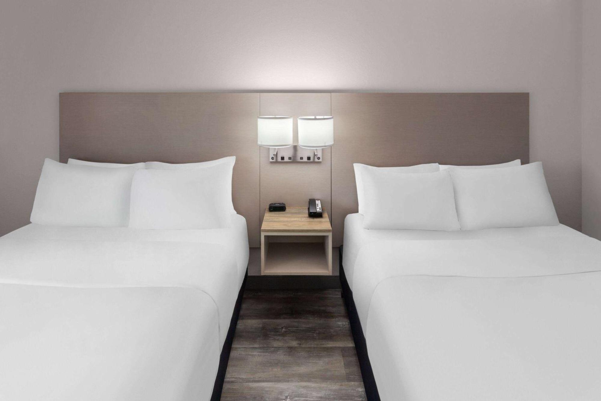 Links Bos Landen Hotel & Spa Of Pella, Trademark By Wyndham ภายนอก รูปภาพ