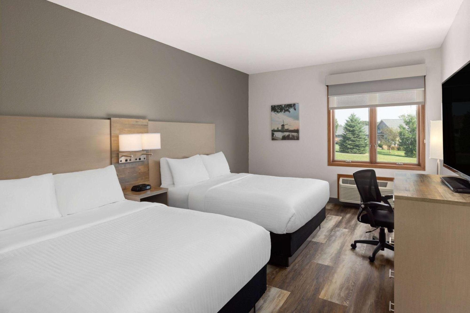 Links Bos Landen Hotel & Spa Of Pella, Trademark By Wyndham ภายนอก รูปภาพ