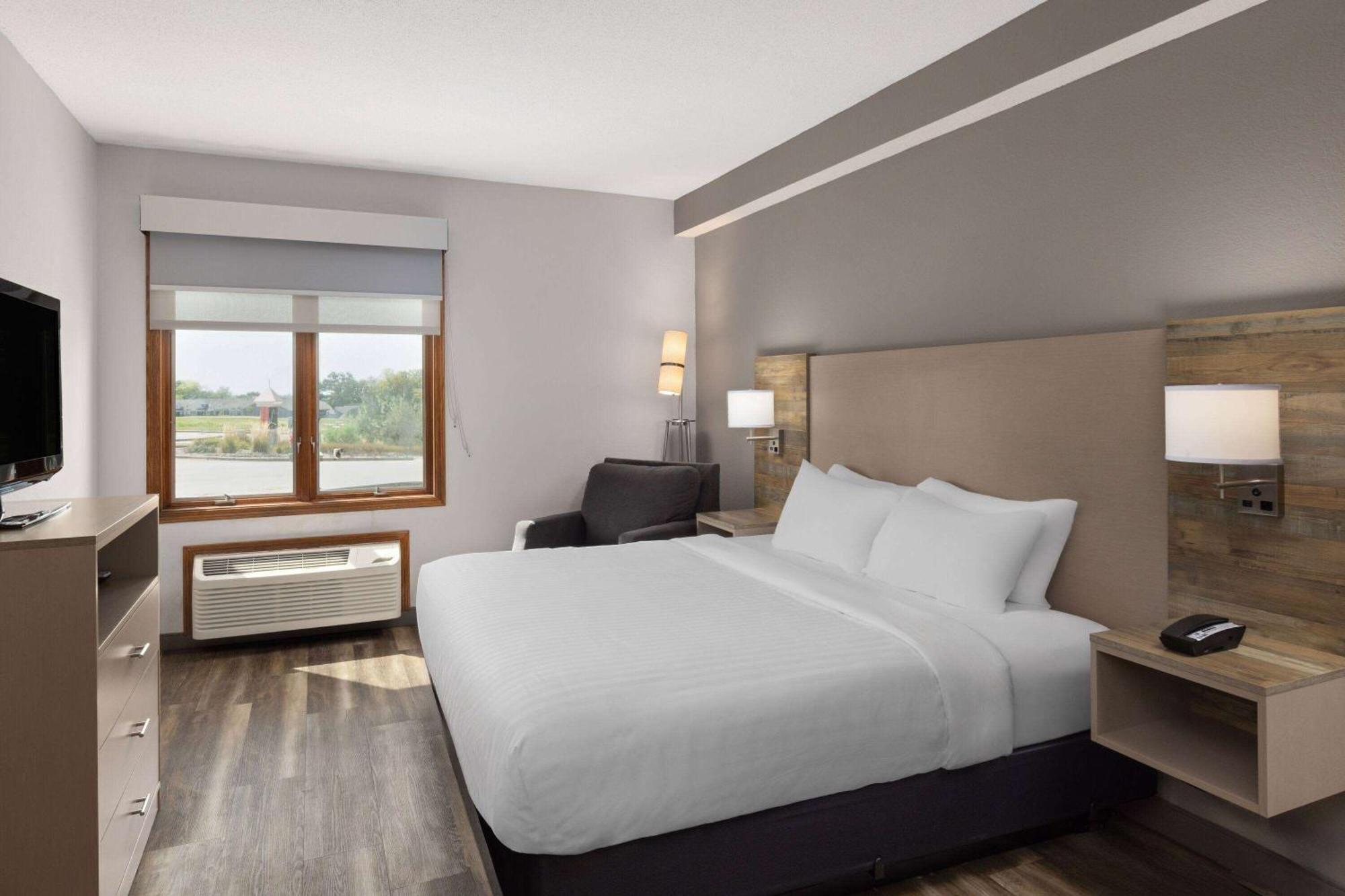 Links Bos Landen Hotel & Spa Of Pella, Trademark By Wyndham ภายนอก รูปภาพ
