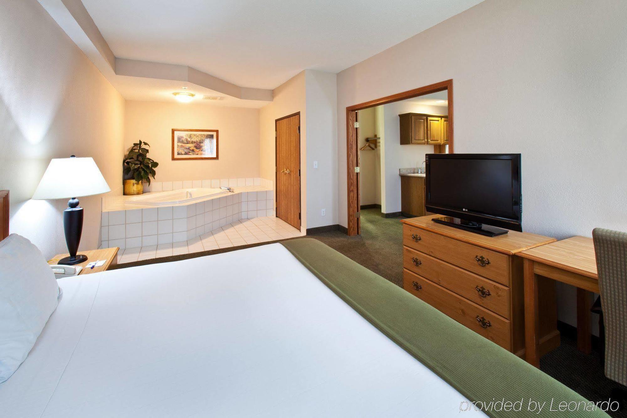 Links Bos Landen Hotel & Spa Of Pella, Trademark By Wyndham ห้อง รูปภาพ