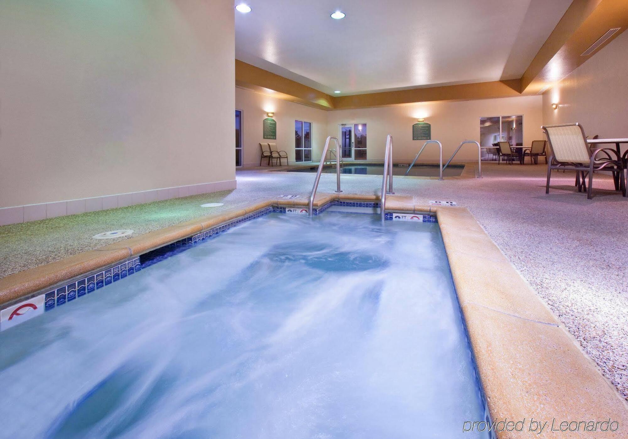 Links Bos Landen Hotel & Spa Of Pella, Trademark By Wyndham ภายนอก รูปภาพ